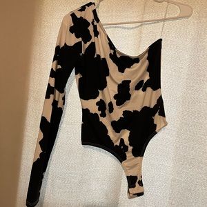 Cow print bodysuit sz M